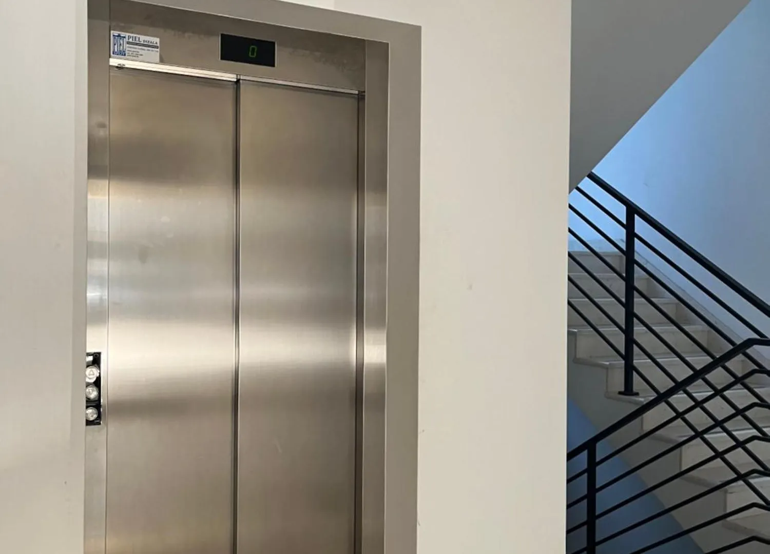 Luxury Apartment Rinos - Free Garage Parking