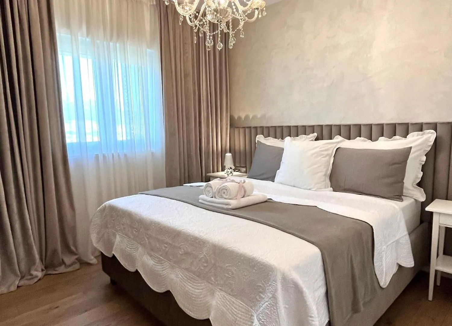 Luxury Apartment Rinos - Free Garage Parking 0*, Split Croatia